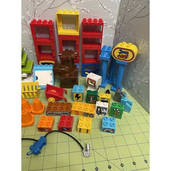 Lego Duplo Random Mixed Lot Of 2+ Lbs Bases Printed Shaped Building Blocks - Picture 9 of 10